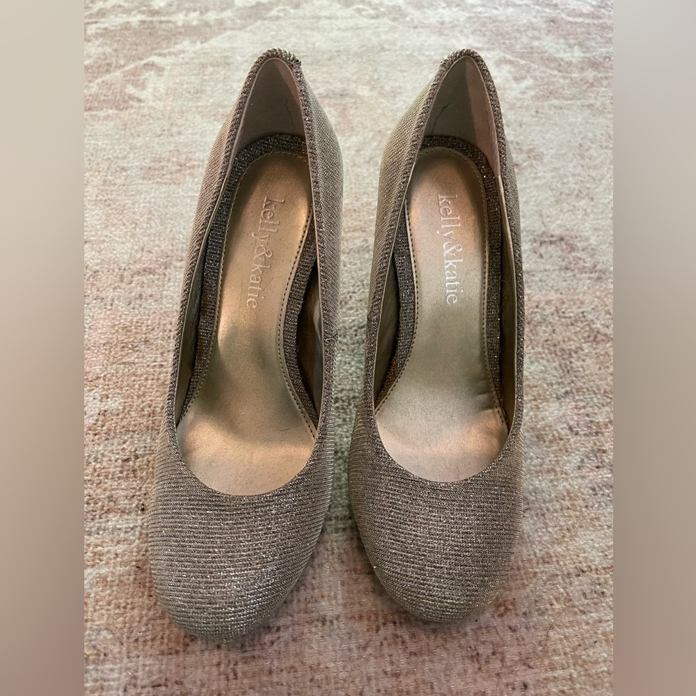 Sparkly pumps size 5 1/2